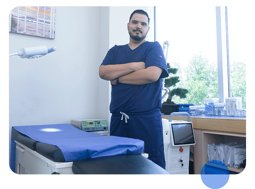 Dr. Daniel Carrillo urólogo experto